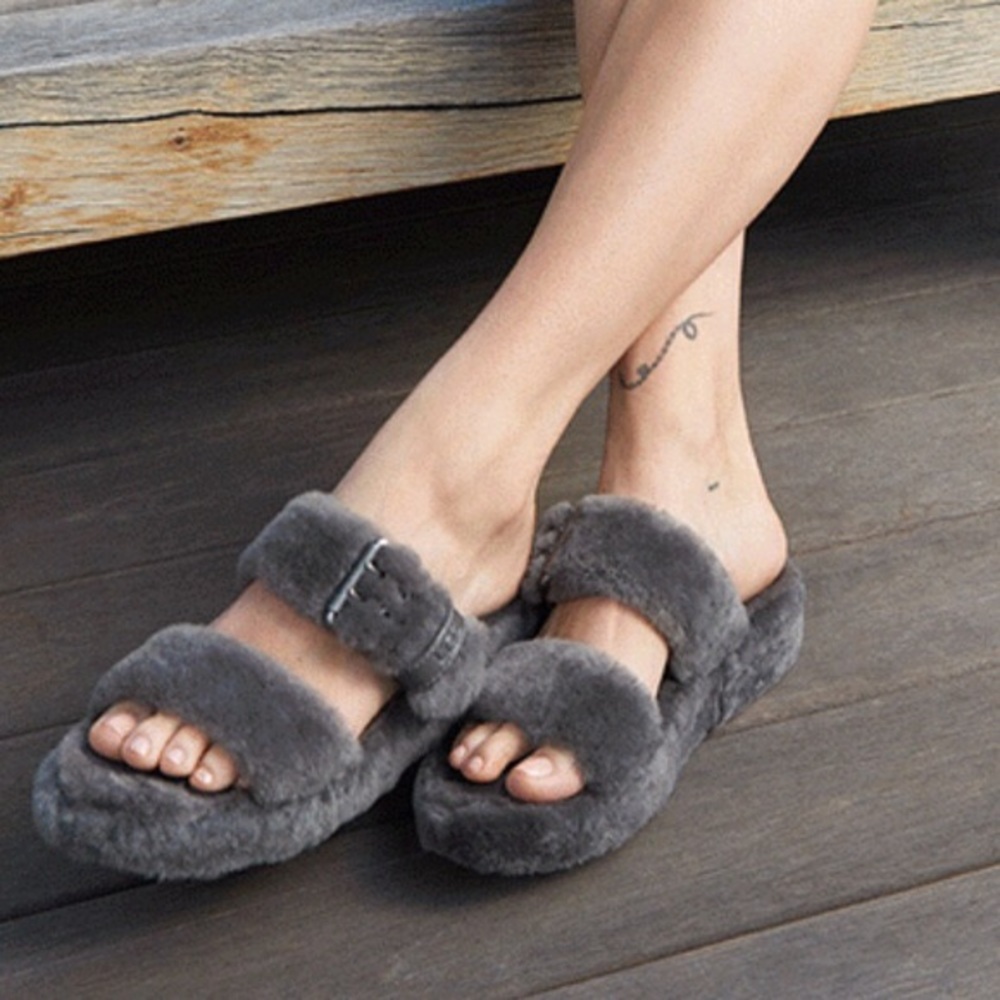 Ugg slippers size 7-10